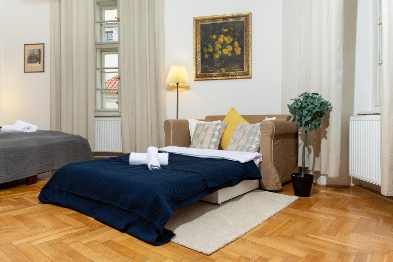 Classy Apartments Charles Bridge Prag Exterior foto